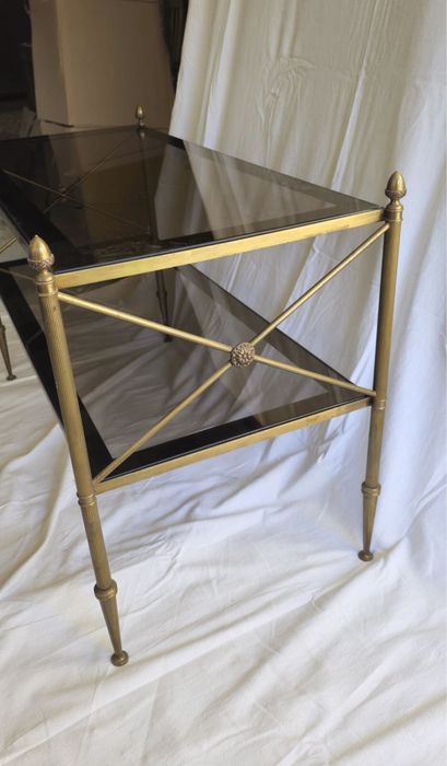 Mesa vintage em latão