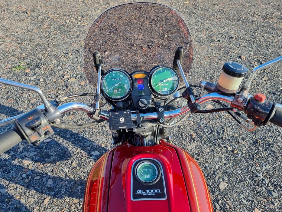 Honda goldwing GL1000 76