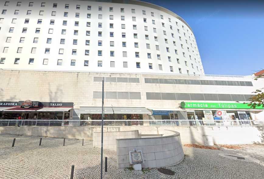 Garagem Miraflores c/2 acessos: R Dr Alfredo da Costa e Av das Túlipas