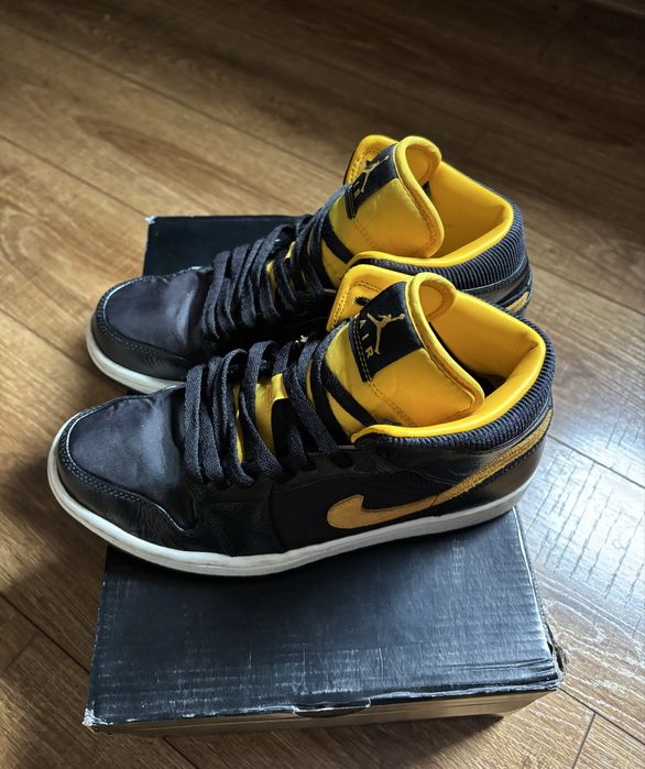 Кросовки Nike Air Jordan 1 mid