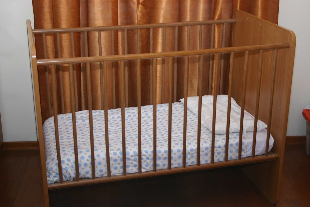 Cama de grades para bébé e criança