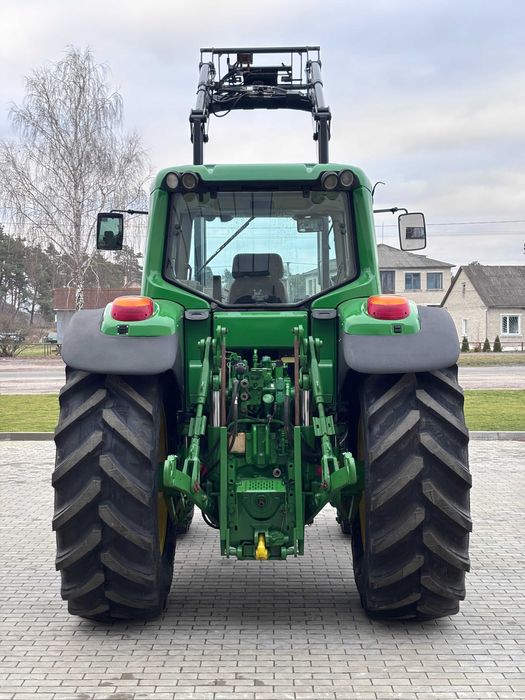 John Deere 6820 з фронтальним навантажувачемTrima