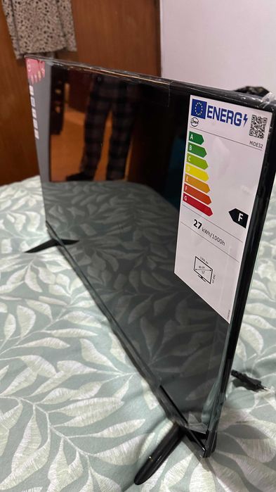 TV LCD Smart 32 polegadas (nova)