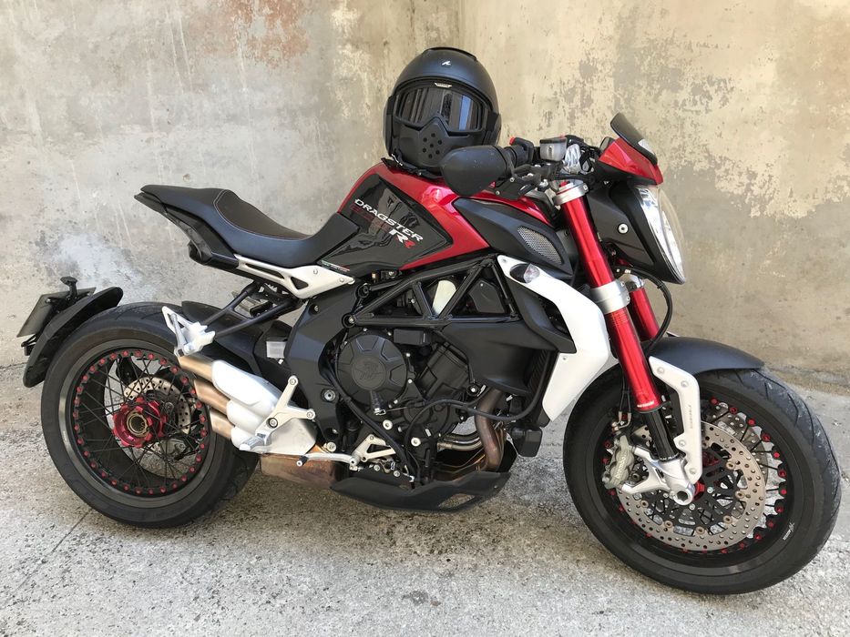 MV Agusta Dragster 800 RR (140 cv)