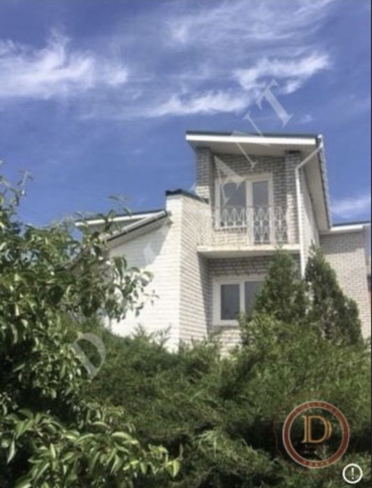 Продам заміський будинок