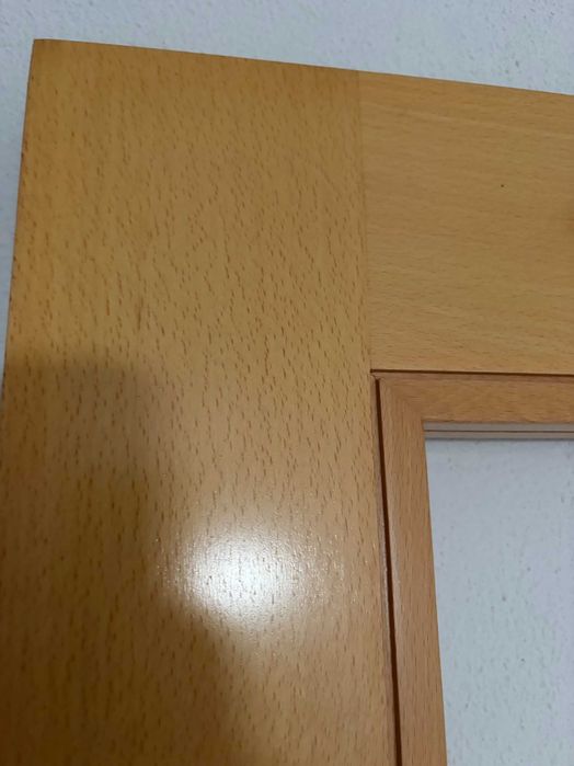Portas novas em carvalho e em faia