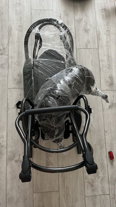 Санчата з каптуром та муфтою для рук