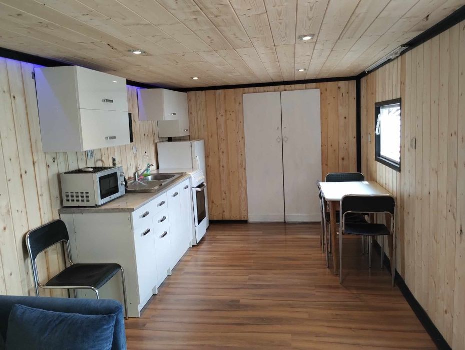 Domek letniskowy klimatyzowany nad jeziorem z linią brzegową Kaszuby