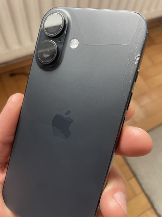 iPhone 16     Bateria 100%
