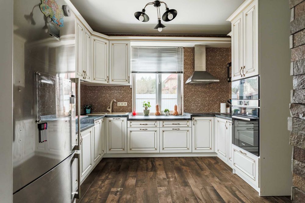 Продаж БУДИНКУ  в Гореничах 180 м2 на 10 соток