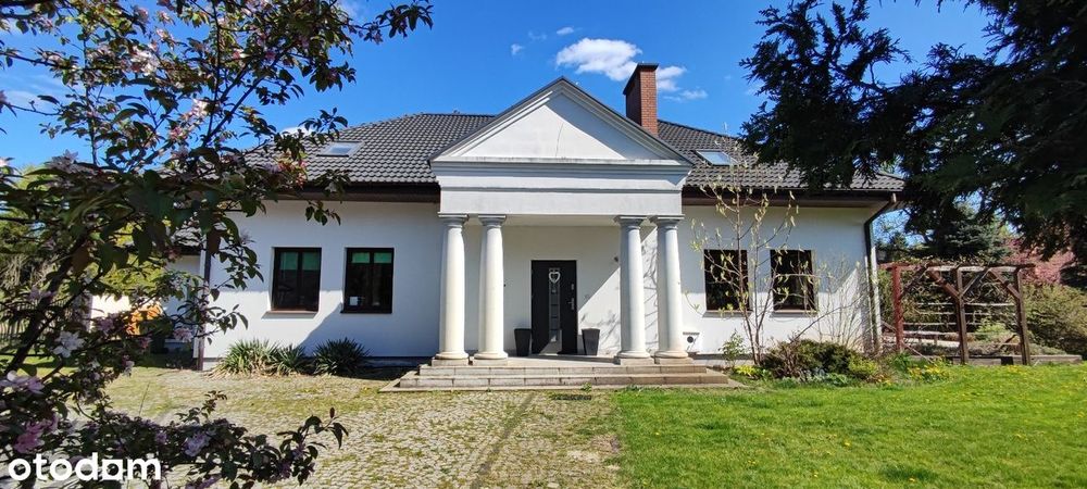 Piękny dom w otulinie Kampinoskiego Parku Narodowego