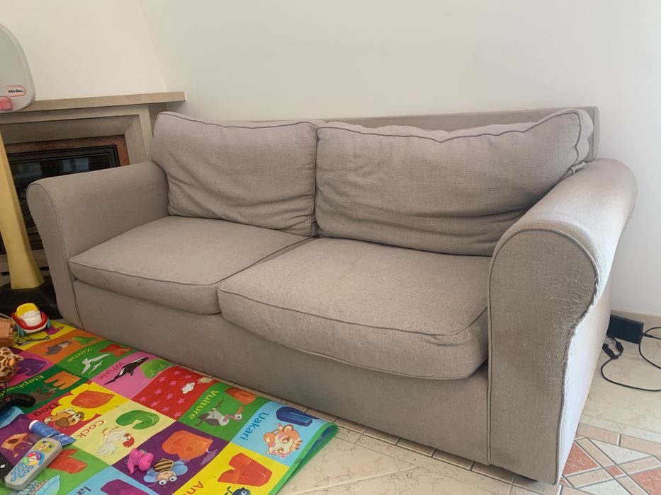 DOIS SOFÁS - diferentes tamanhos