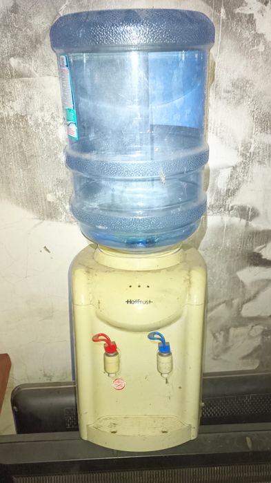 Кулер для води HotFrost з підігрівом | 220V