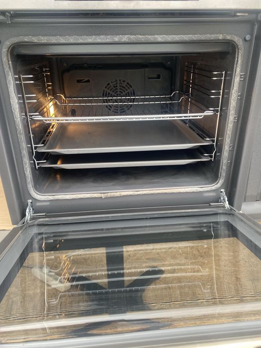 Духова шафа Bosch під забудову, Виробник Німеччина.