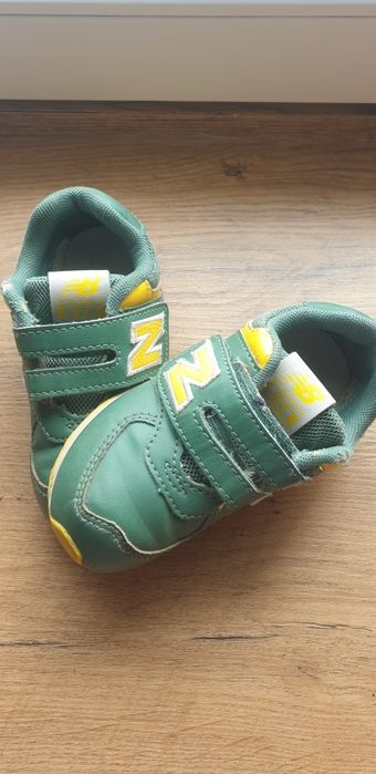 Buty dziecięce New Balance rozmiar 25