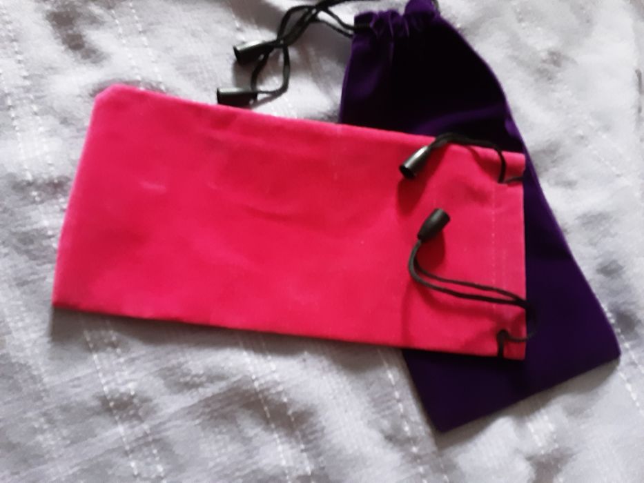 Чохол  для окулярів на затяжці.