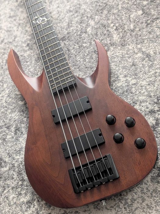 Бас-гитара Solar Guitars AB2.5AN (5 струн) + кейс