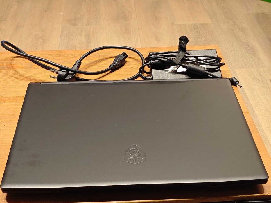 Laptop gamingowy MSI Katana GF76 12UC 17.3" i5 32gb RTX3050 ssd 1TB