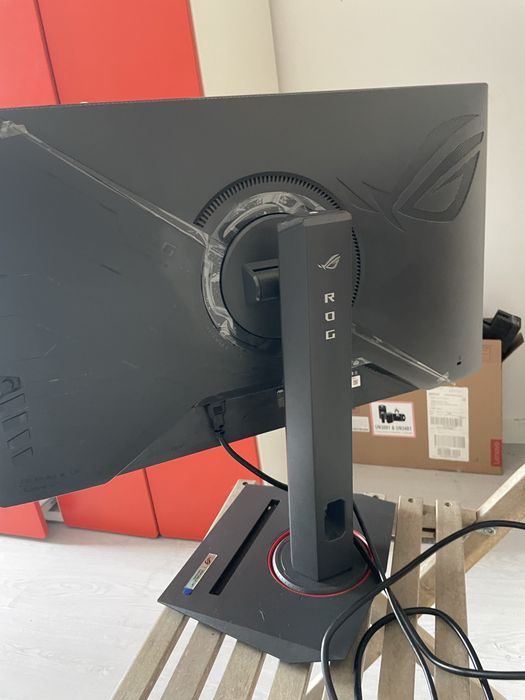 Monitor Asus Rog Strix 27