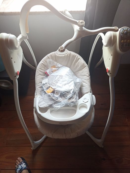 Vendo espreguiçadeira  bebe com nova