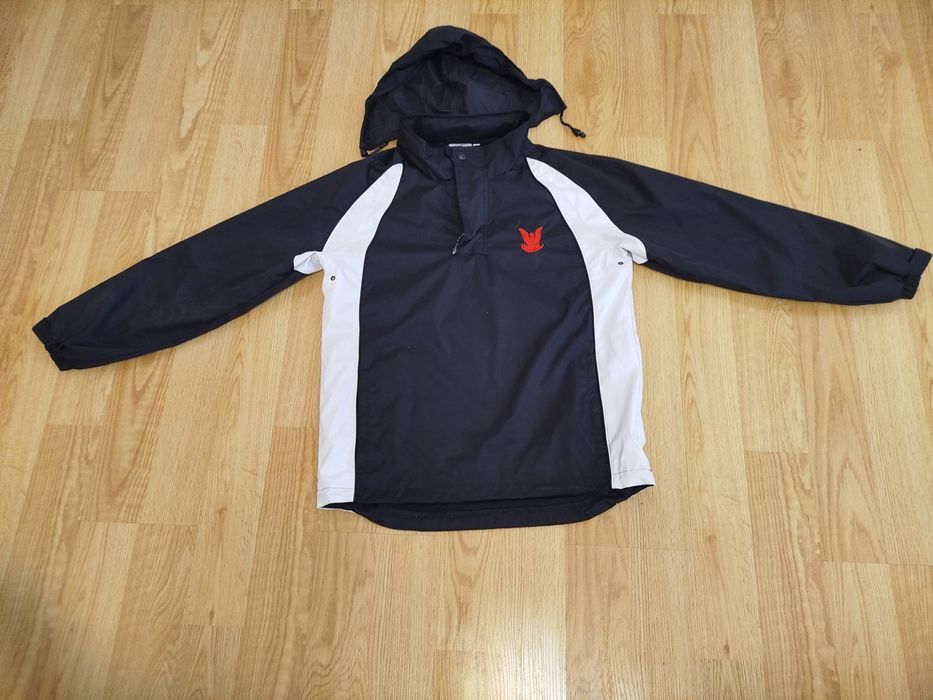 Спортивна вітровка