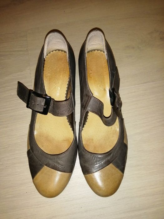 женские кожаные туфли