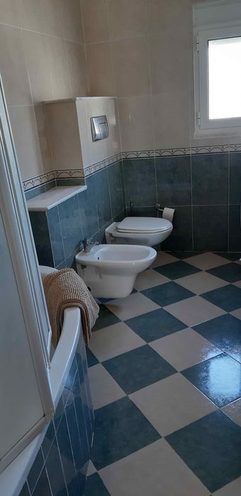 Quarto grande, numa casa excelente