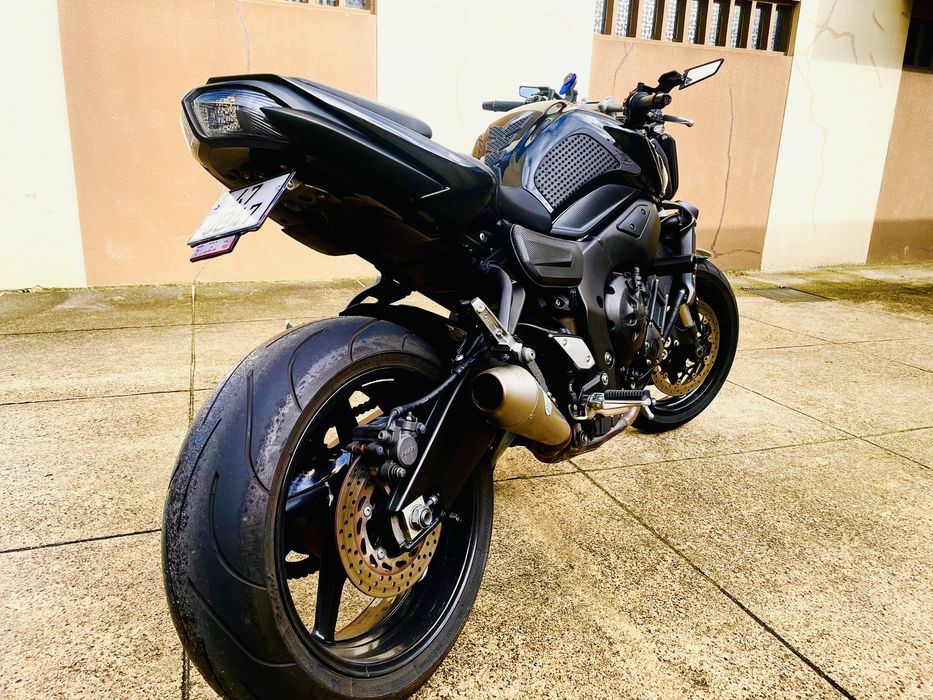 Yamaha fz1 full black