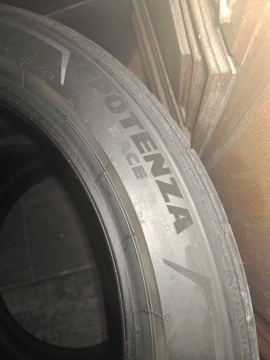 Pneus Bridgestone Race