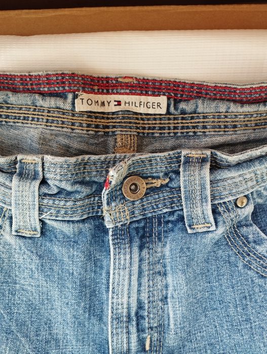 джинси бренду Tommy Hilfiger