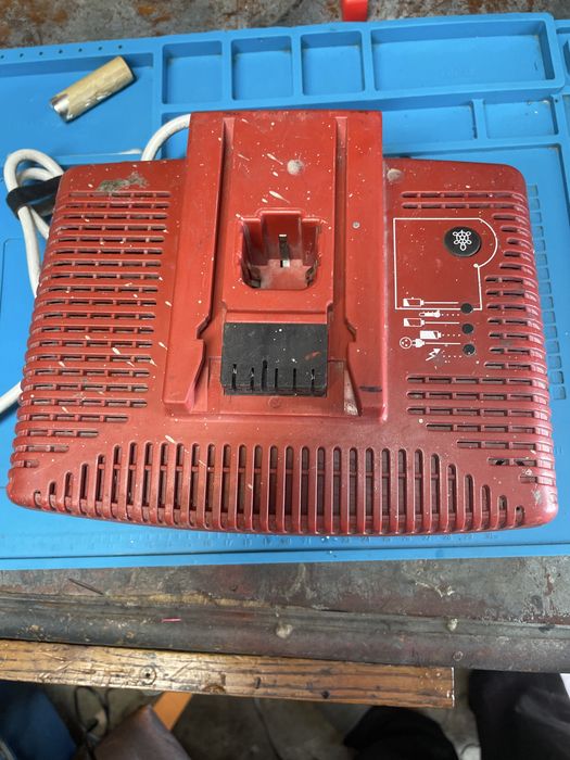 Vendo carregadores para varias maquinas