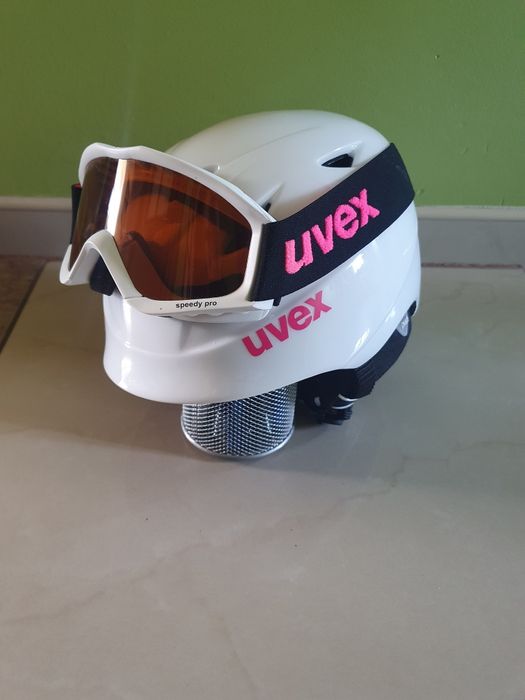 Kaska narciarski. Uvex 48-52. Gogle.