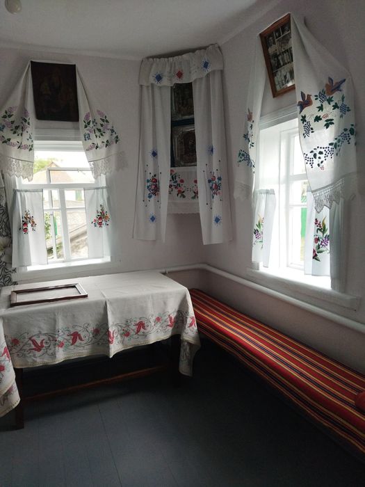 Будиночок подобово