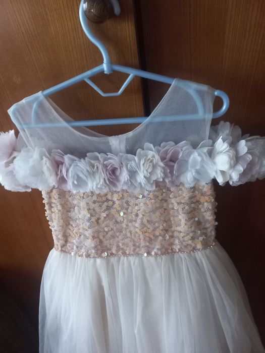 Святкове плаття для дівчинки