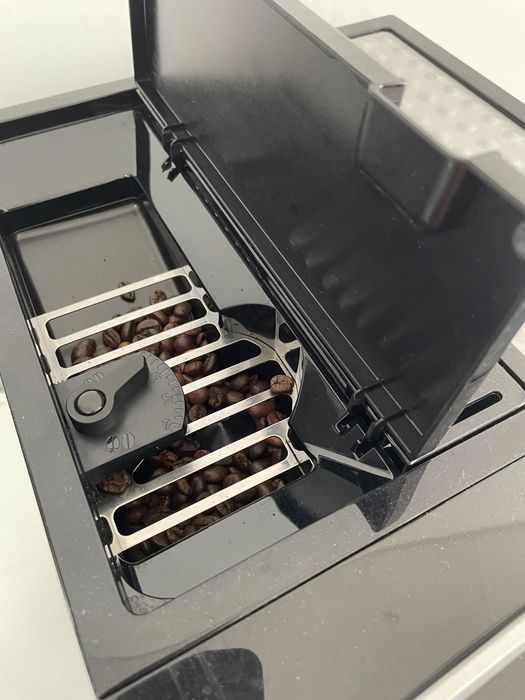 Кофемашина DeLonghi ESAM5500.S Perfecta Cappuccino из Германи гарантия