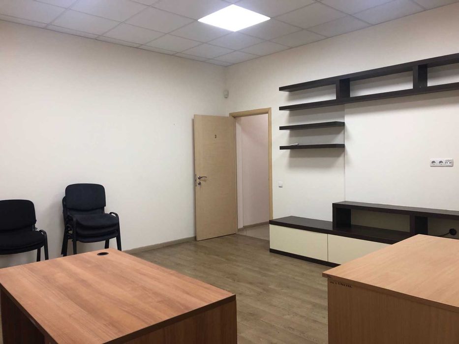 Офіс 25 м2 на першому поверсі. вул. Костянтинівська, Поділ. МЕТРО 7хв.