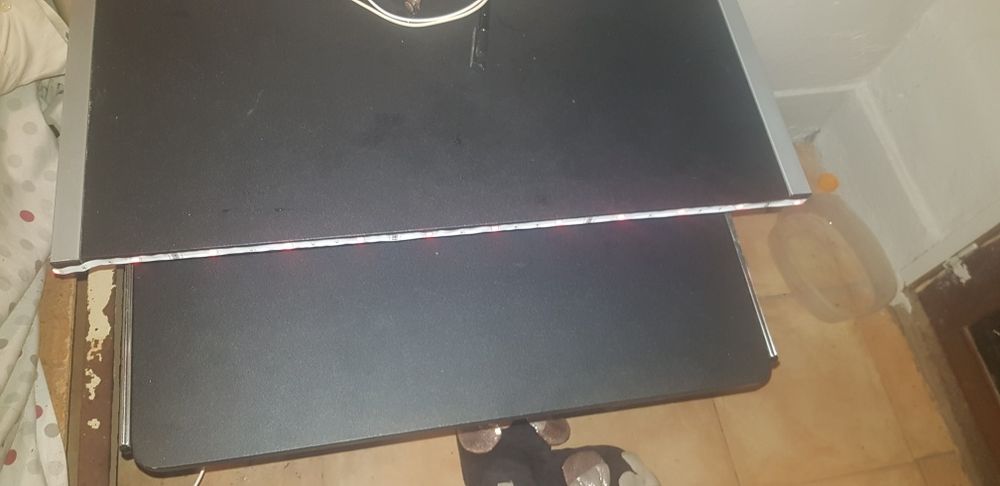 Secretaria com suporte para torre