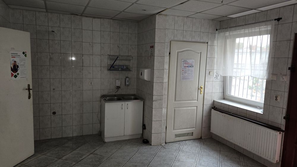 Lokal handlowy w centrum Śmigla przy rynku, ul. Jagiellońska. Parter,