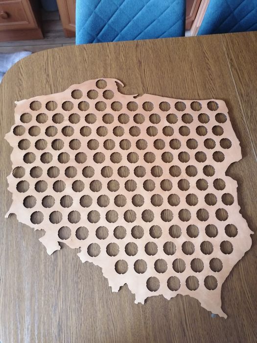 Mapa Polski na kapsle od piwa