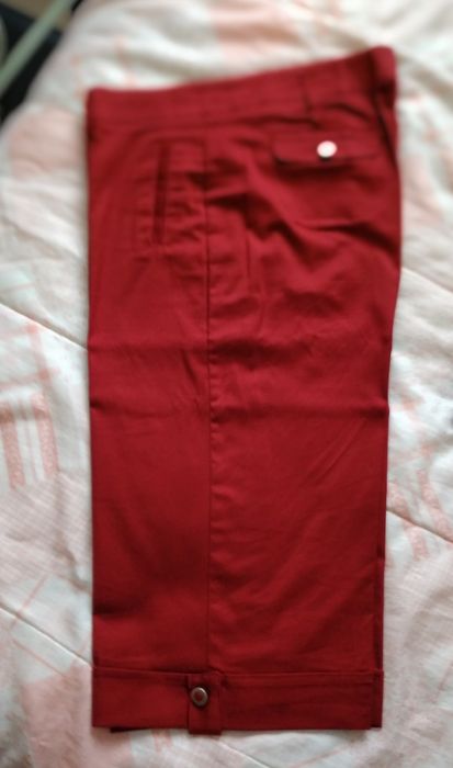 Bermudas tamanho 46, marca Amely