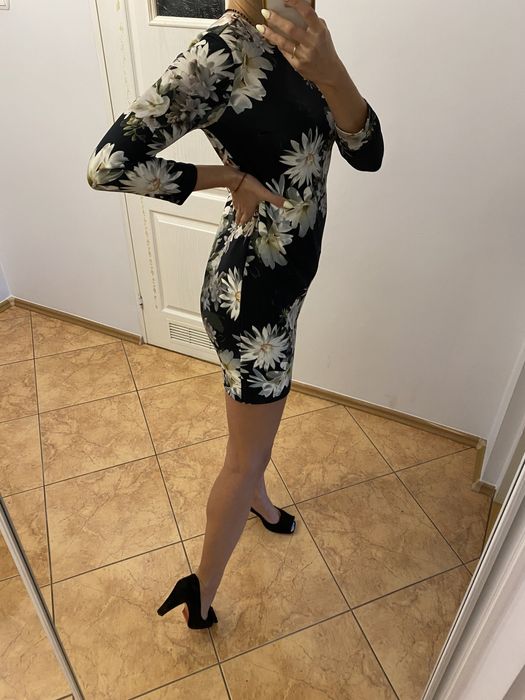 Zara czarna sukienka w kwiaty kwiecista S 36 XS 34 elegancka sexi mini