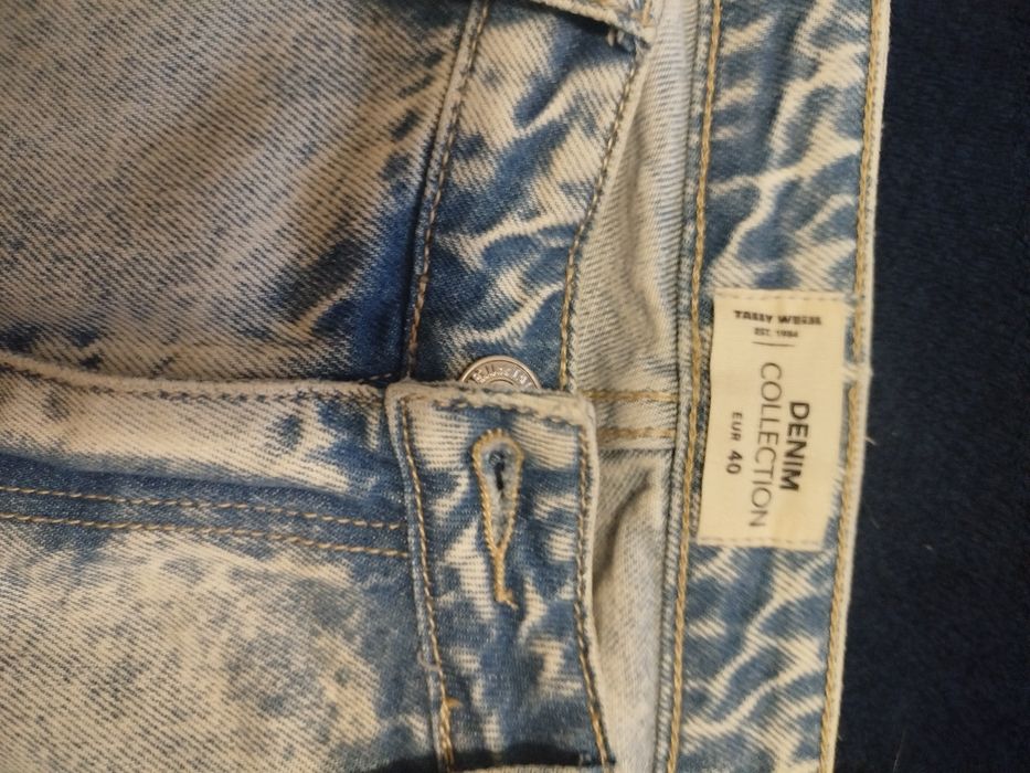 Джинси рвпнки зі стразами для модних тенденцій, дівчачі