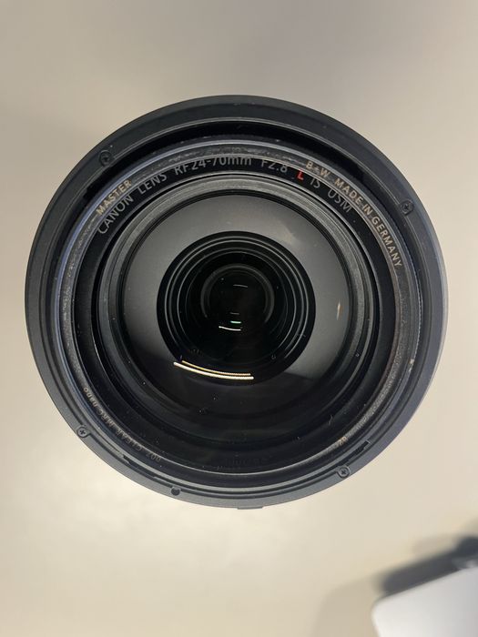 Canon RF 24-70mm F2.8