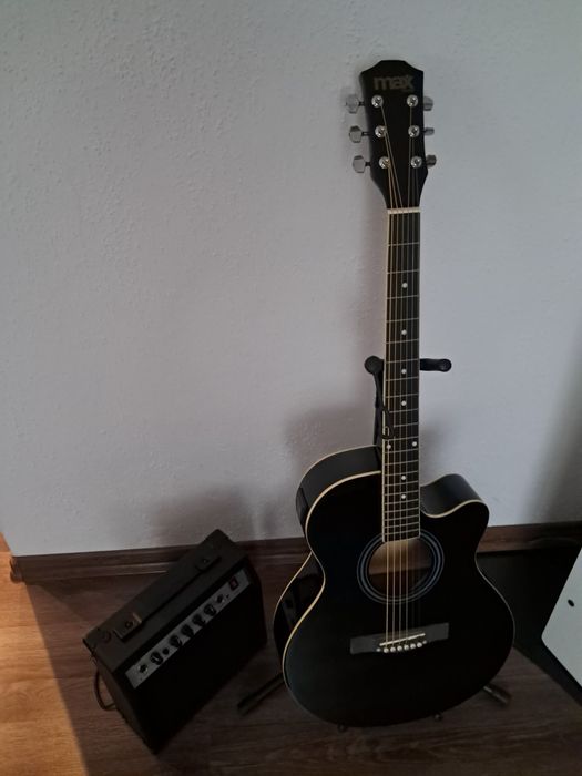 Nowa Gitara akustyczna 4/4 z przetwornikiem do negocjacji