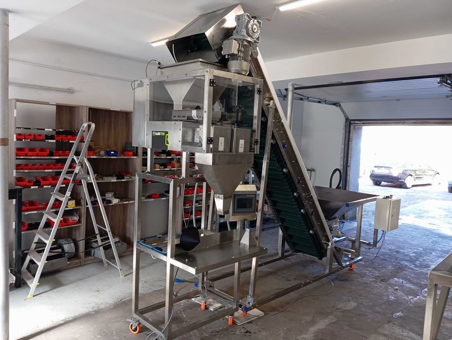 Dozownik z dwoma wagami. Pakowaczka w woreczki z podajnikiem taśmowym