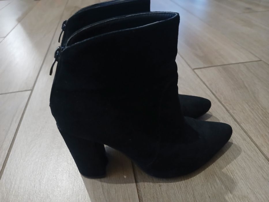 Botki wiosenne czarne zamszowe 37
