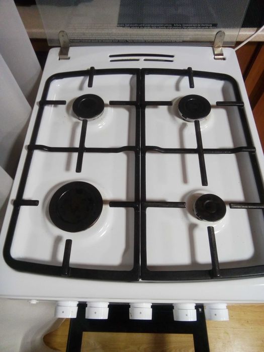 Газовая плита Hansa с подключением к электричеству