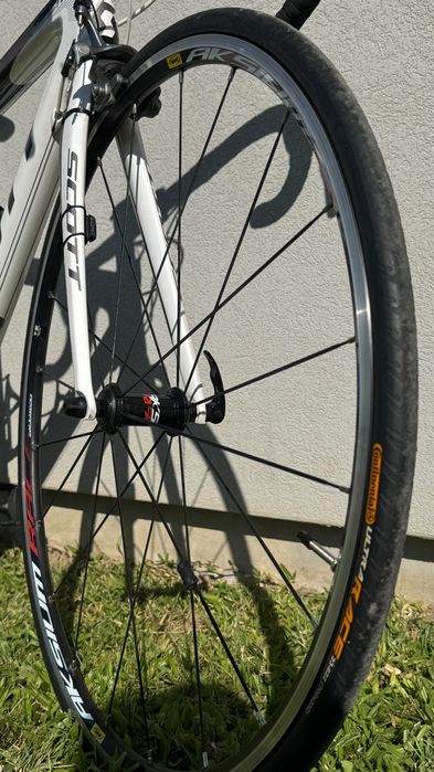 Bicicleta de Estrada Scott CR1 Team – Quadro em Carbono (como nova)