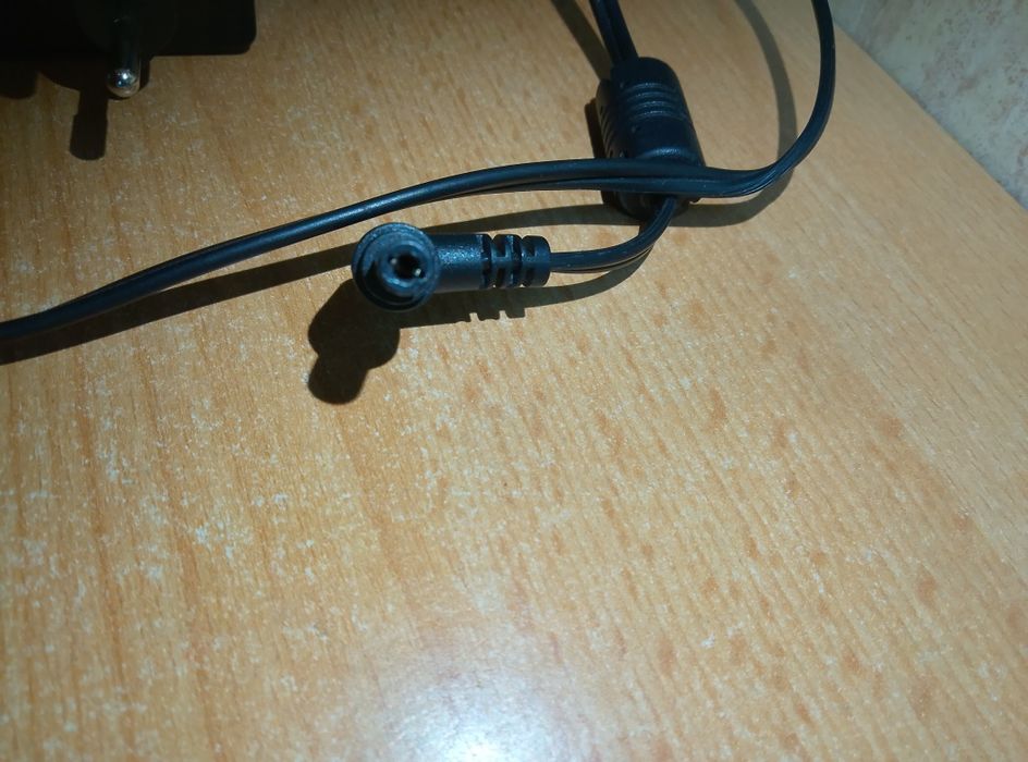 Zasilacz sieciowy 12V 1,5A