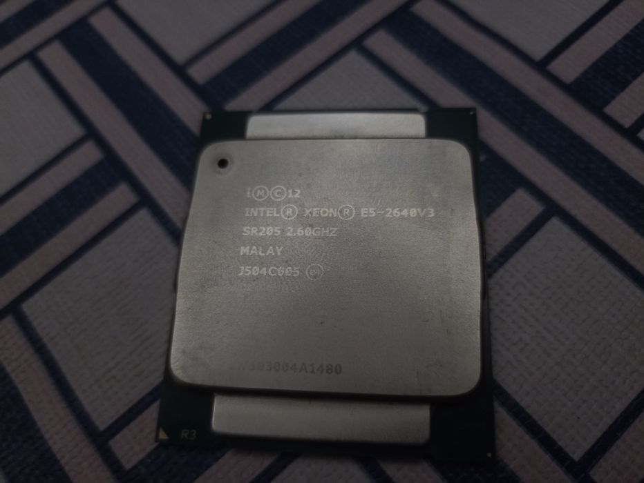 Процессор Xeon E5 2640 v3